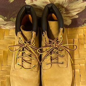 Timberland Boots Women’s 9
